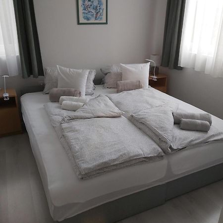Апартаменты Apartmanhaz Horvath Балатонбоглар Экстерьер фото
