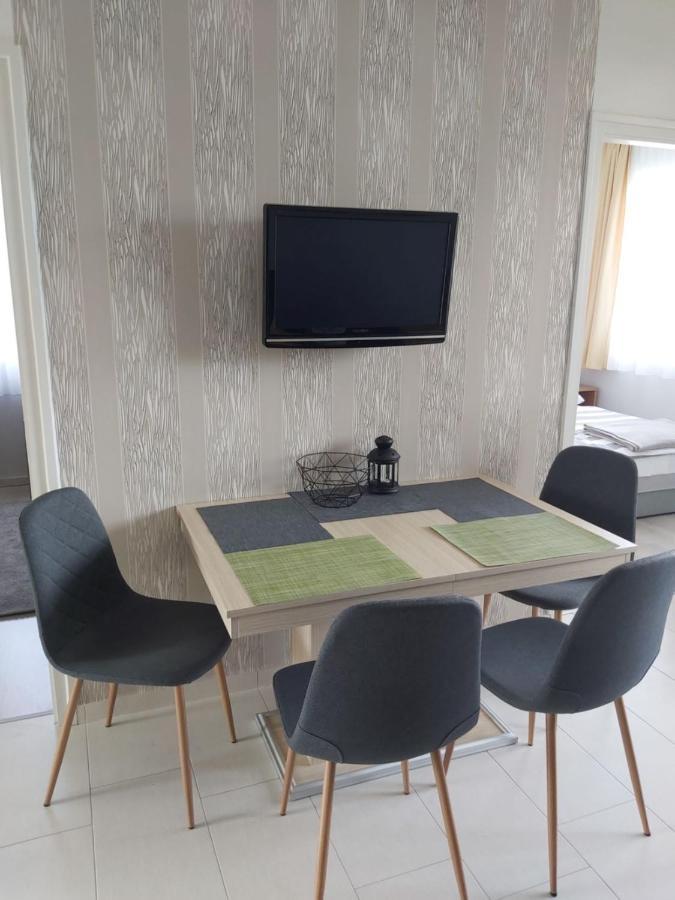 Апартаменты Apartmanhaz Horvath Балатонбоглар Экстерьер фото