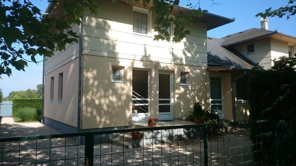 Апартаменты Apartmanhaz Horvath Балатонбоглар Экстерьер фото