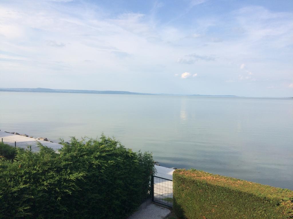 Апартаменты Apartmanhaz Horvath Балатонбоглар Экстерьер фото